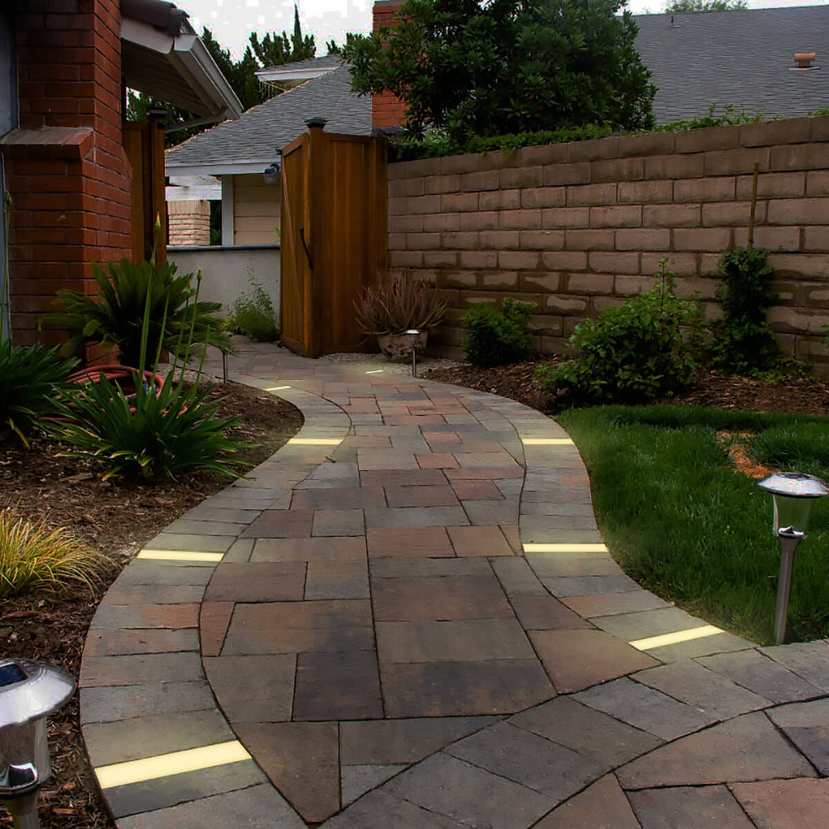 Outdoor Landscape Lighting - Lumengy 3x9 Paver Lights