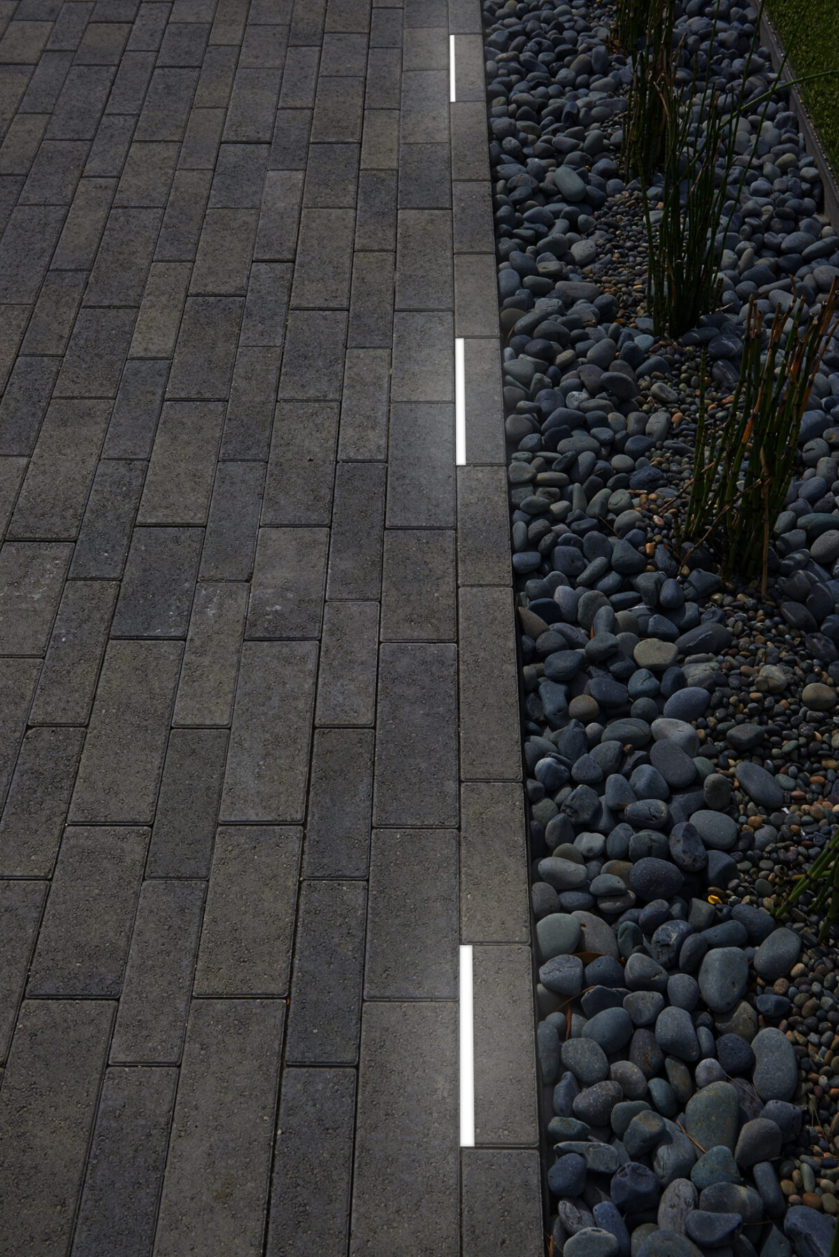 Lumengy Paver Light Slim 0.5x4 Inch in Pathways